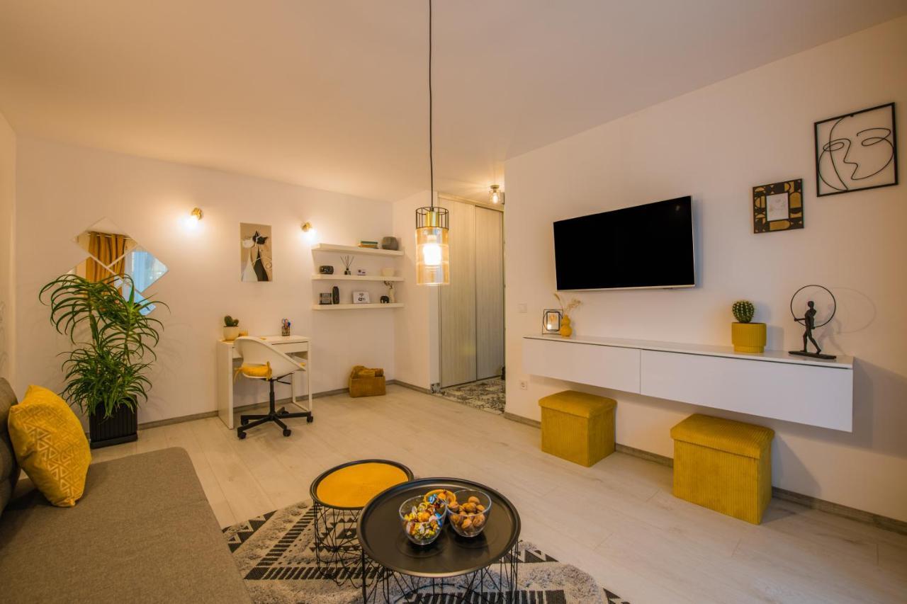 Kitty Sunflower Apartment Alba Iulia Exterior foto